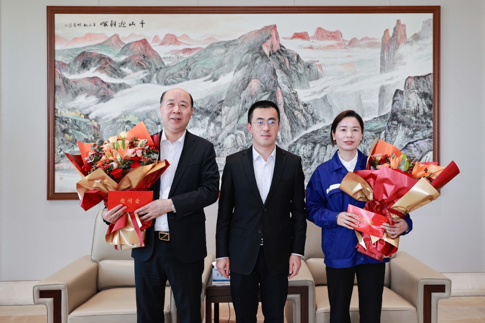 致敬劳动者丨桐乡市委书记于会游“五一”前走访慰问尊龙凯时·(中国)人生就是搏!劳模！